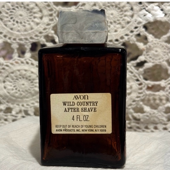 Two EMPTY Vintage Glass Avon Decanters - Picture 8 of 15